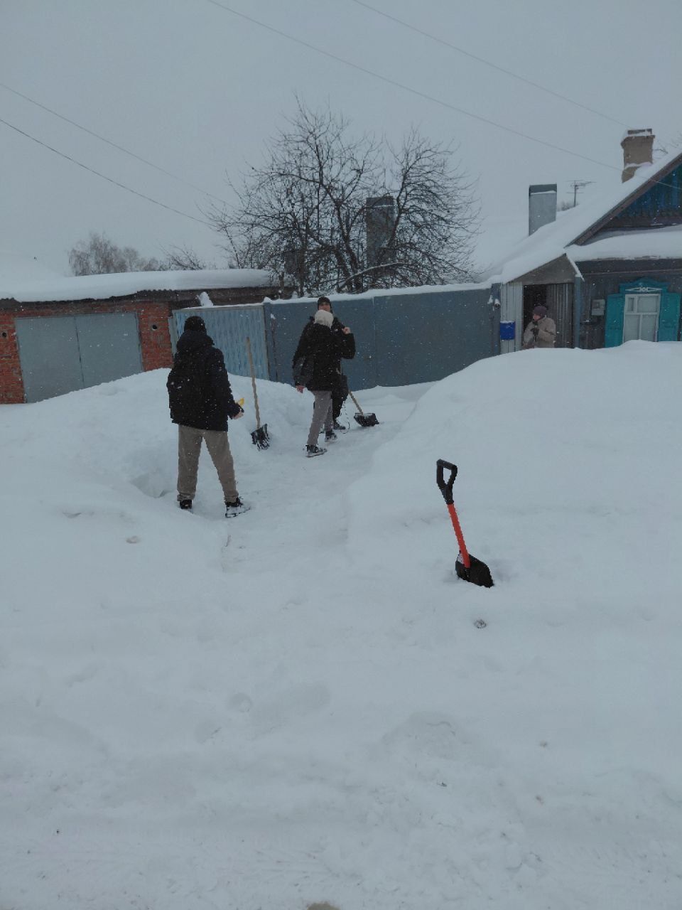 Волонтёры КИУ провели «Снежный десант» в помощь чистопольцам