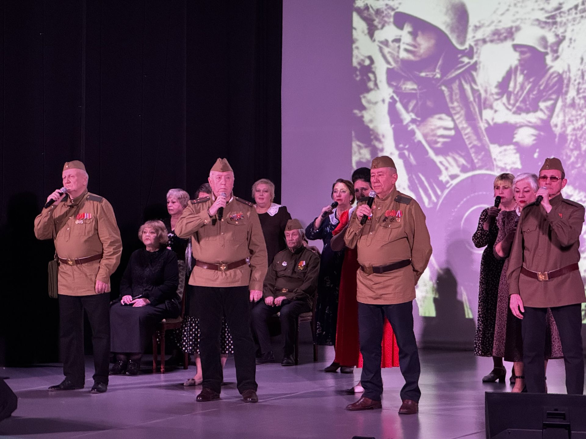 В Чистополе почтили память героев войны литературно-музыкальным спектаклем