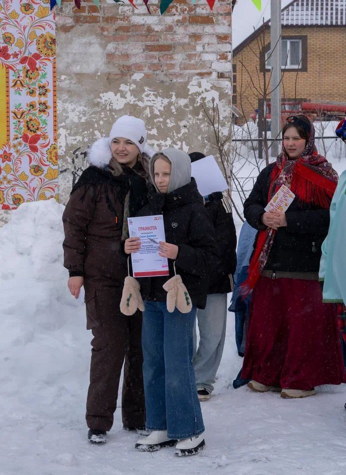 Блины, дружба, конкурсы: чем запомнилась Масленица на «Кирпичном»
