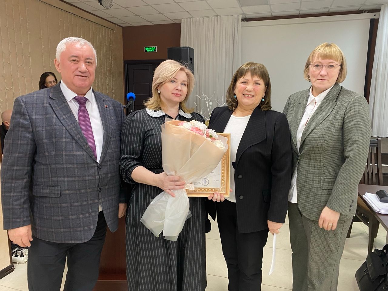 Сотрудникам Клиентской службы отделения Социального фонда в Чистопольском районе вручили награды