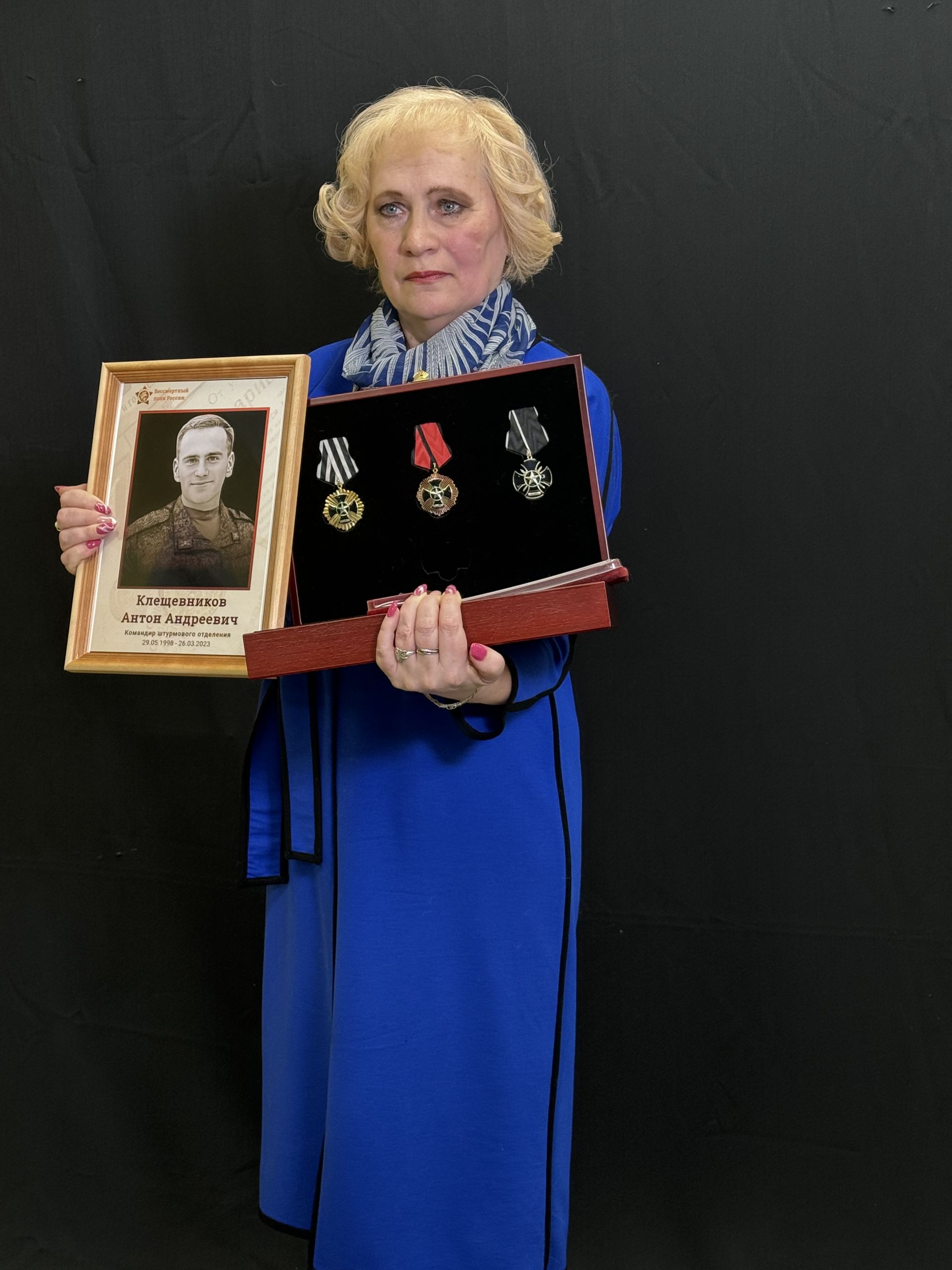 Китель героя: в Чистополе состоялась особенная фотосессия для семей участников СВО