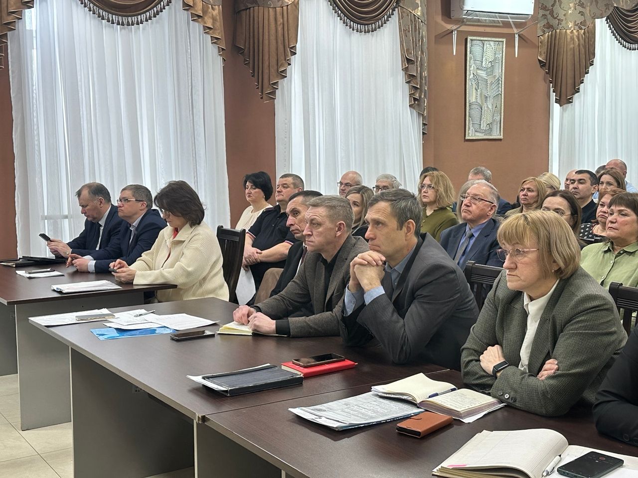 Детская школа искусств отчиталась о победах, аграрии — о надоях: итоги совещания в чистопольском муниципалитете