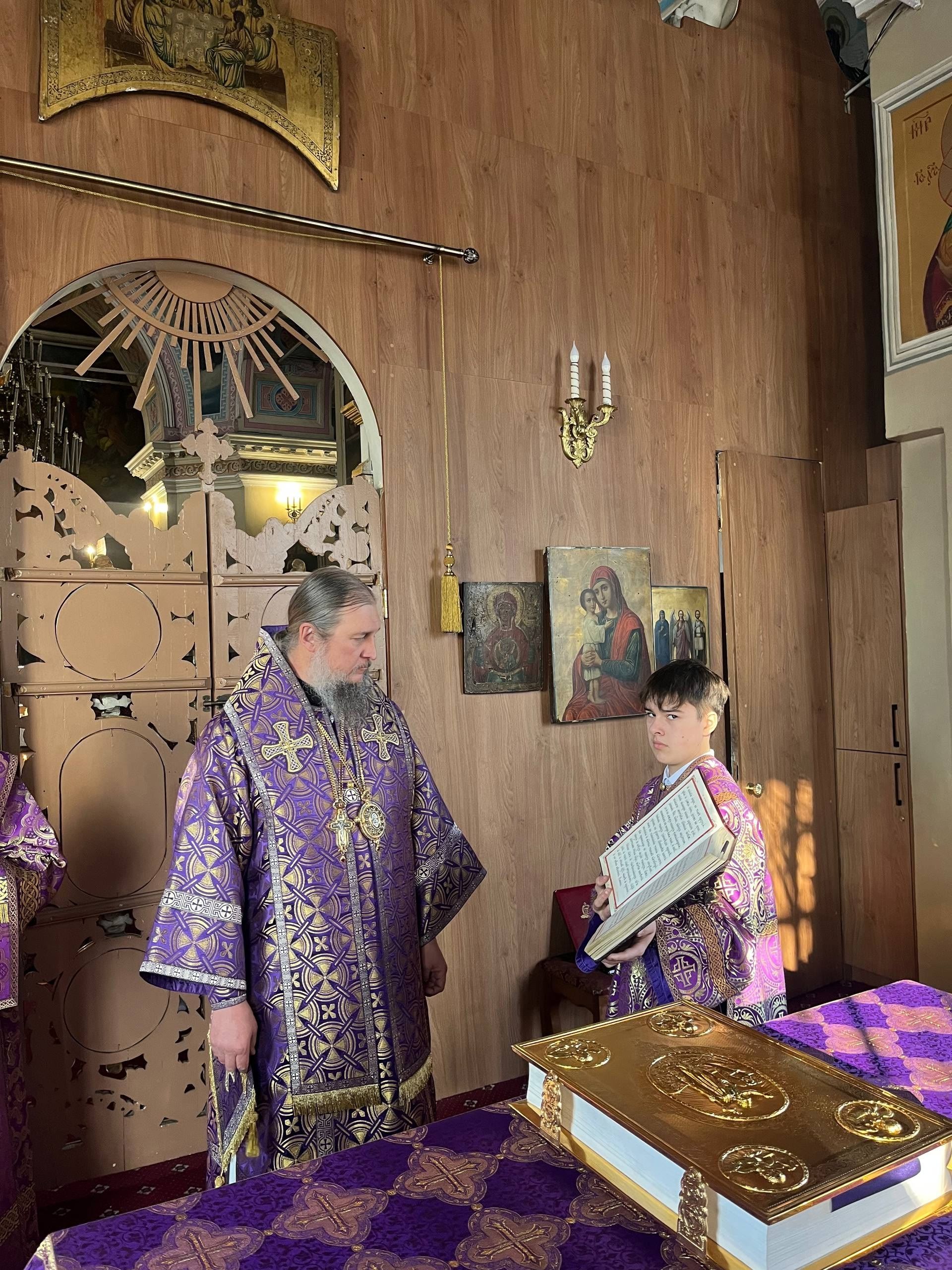 Епископ Пахомий совершил Литургию Преждеосвященных Даров в праздник Обретения главы Иоанна Предтечи