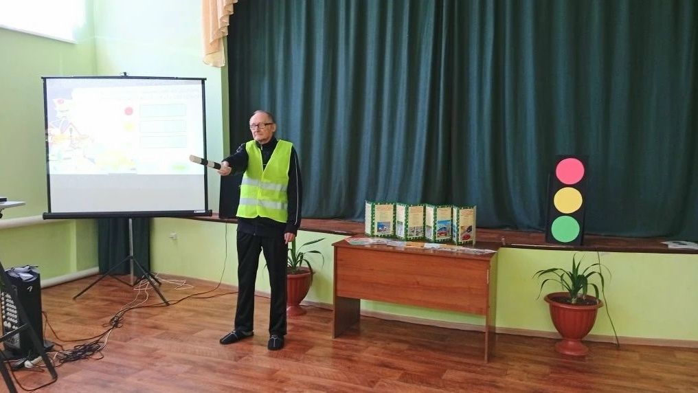 В чистопольском доме-интернате прошла интерактивная игра «Знатоки дорожных лабиринтов»