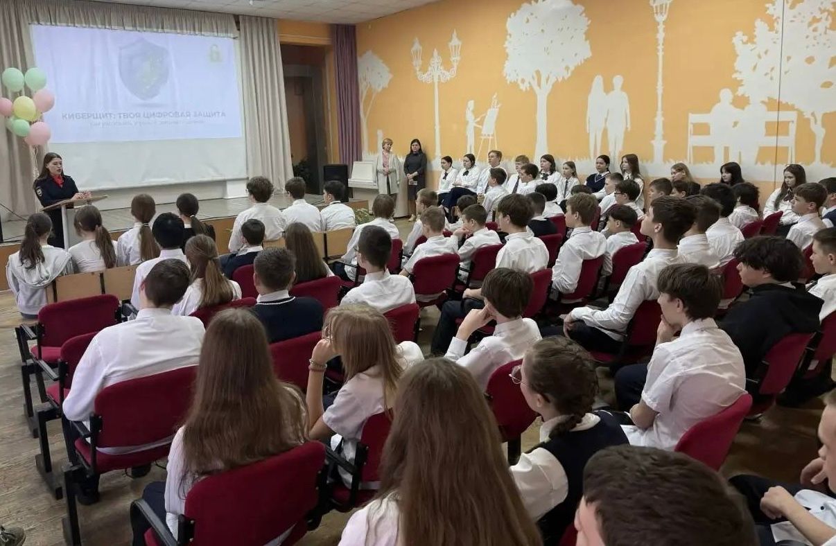 Сотрудники полиции провели уроки безопасности для чистопольских школьников