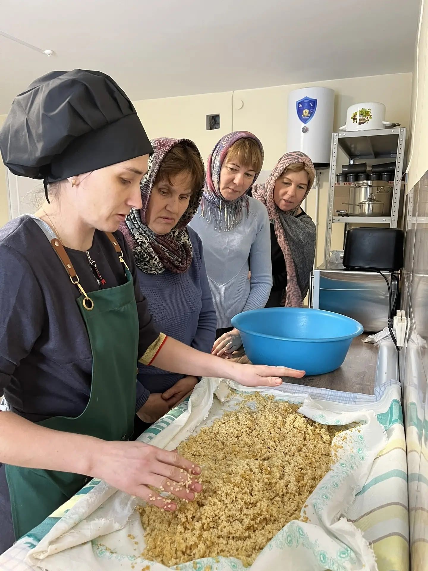 На приходе Казанского храма испекли коливо и крестики