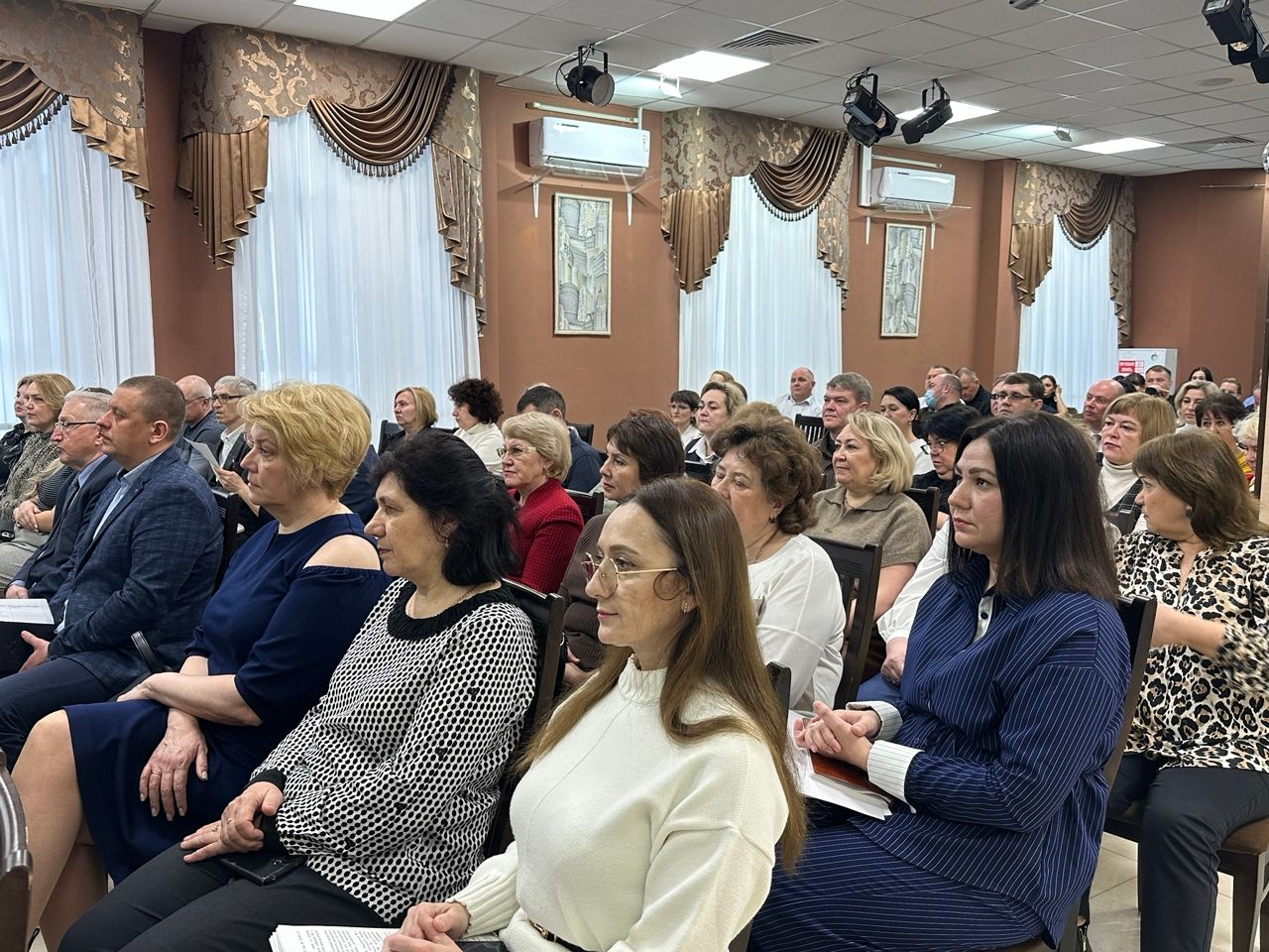 Соцподдержка, готовность к посевной и оперативная обстановка: о чем говорили на аппаратном совещании в Чистополе