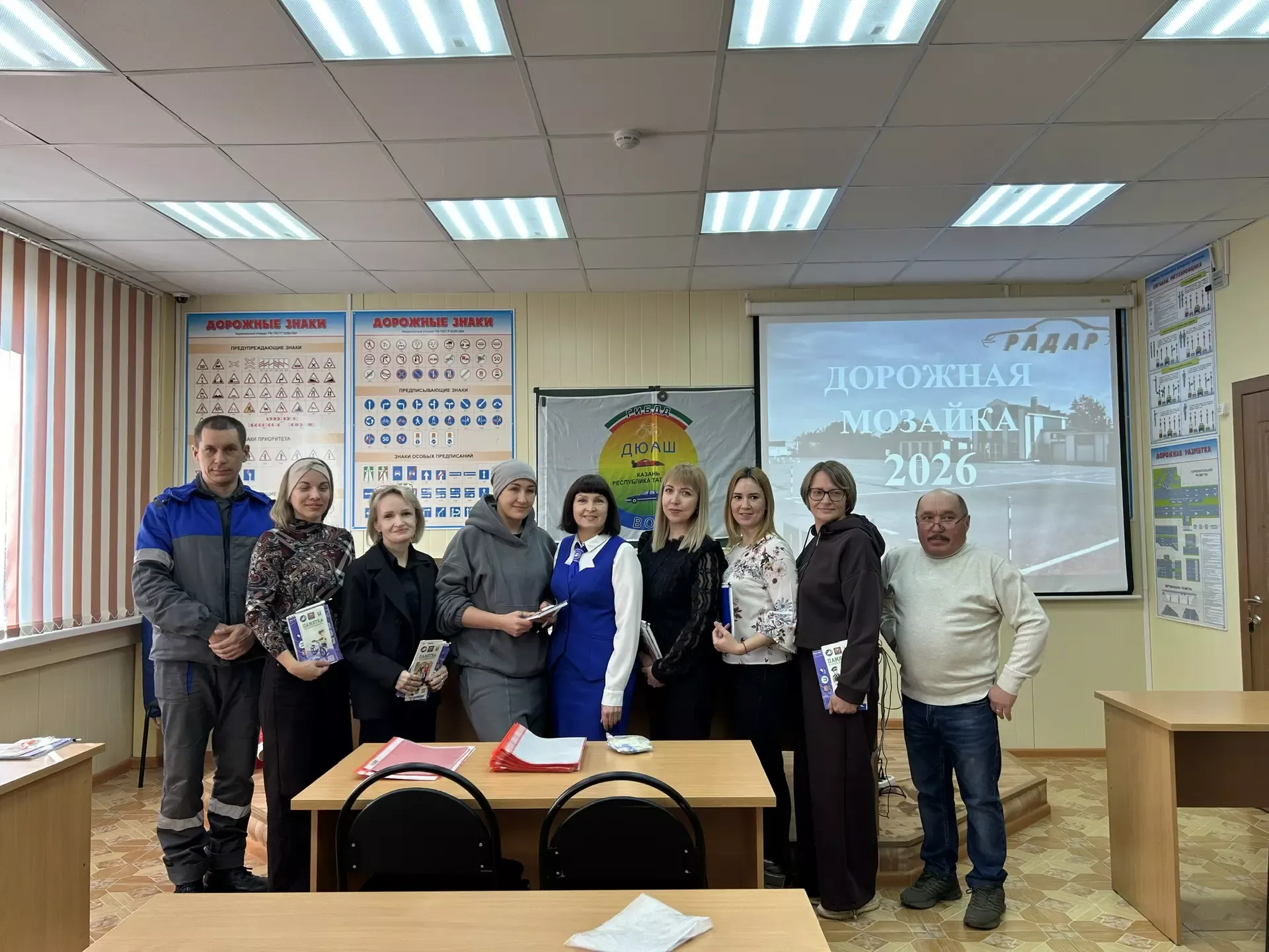 Баллы родителей повлияют на результат детей: в Чистополе папы и мамы решали билеты в рамках конкурса «Дорожная мозаика»