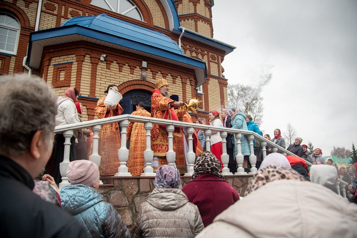 В Чистополь доставили Благодатный огонь