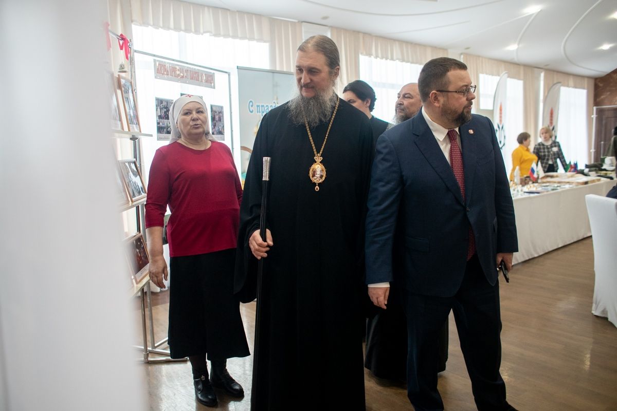Глава Чистопольского района Дмитрий Иванов принял участие в пасхальном обеде в Алексеевском