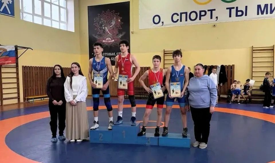 В «Батыре» почтили память героя: состоялся турнир по греко-римской борьбе, посвящённый Михаилу Кузникову