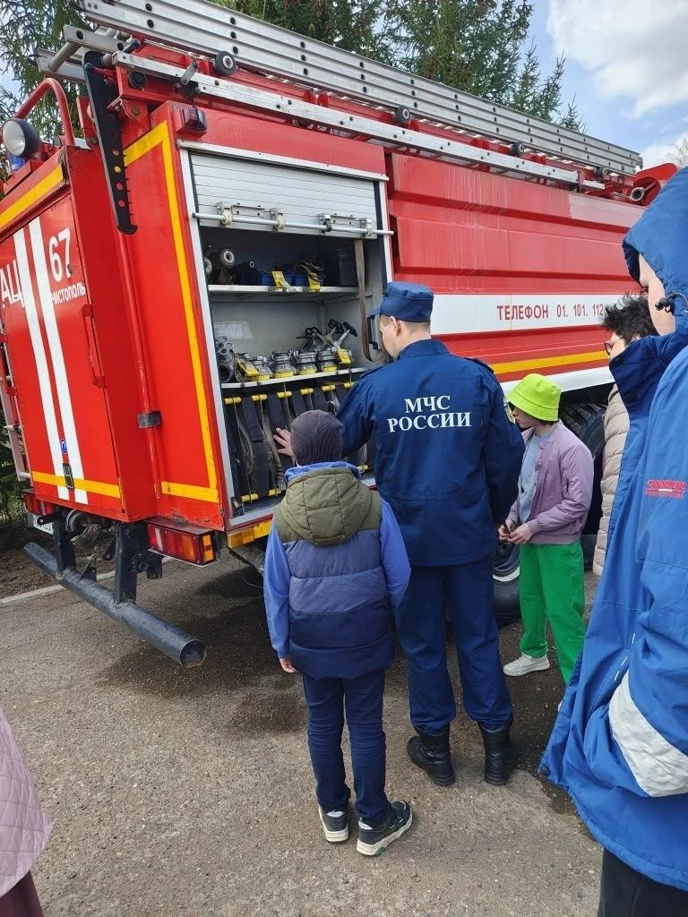 Дети с ограниченными возможностями здоровья побывали на экскурсии в пожарной части Чистополя