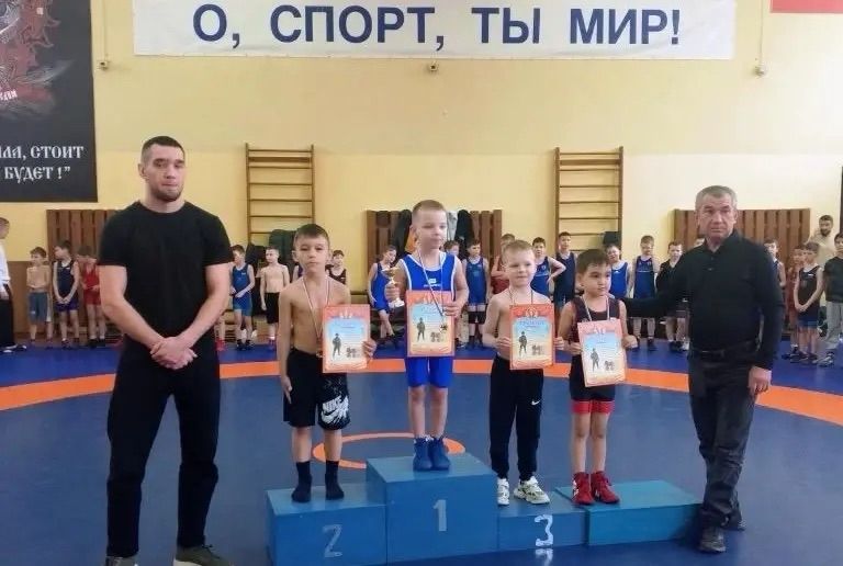 В «Батыре» почтили память героя: состоялся турнир по греко-римской борьбе, посвящённый Михаилу Кузникову