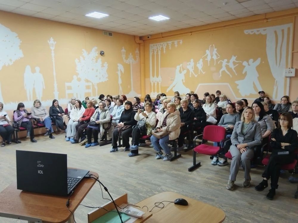 Подарок детям с риском для жизни: на масштабном родительском собрании в Чистополе говорили об опасности мототехники и электросамокатов