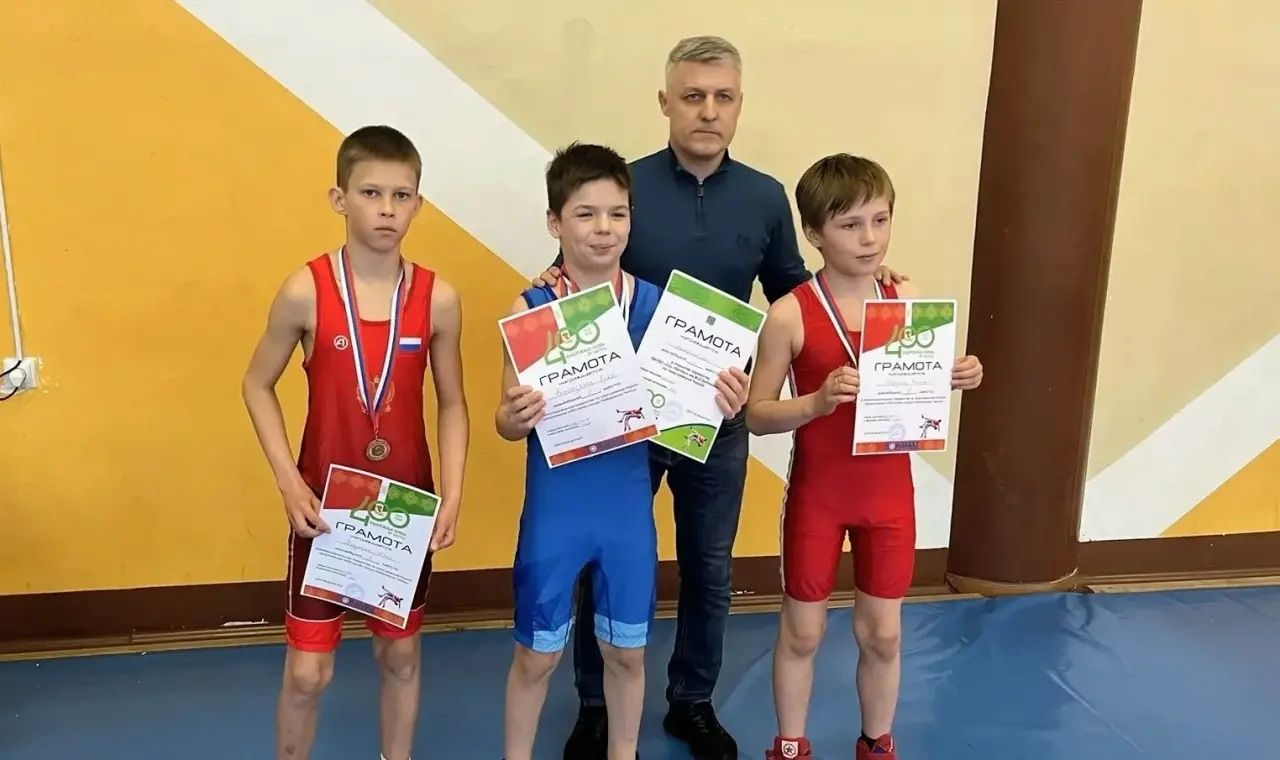 Чистопольские борцы вернулись с наградами из Набережных Челнов