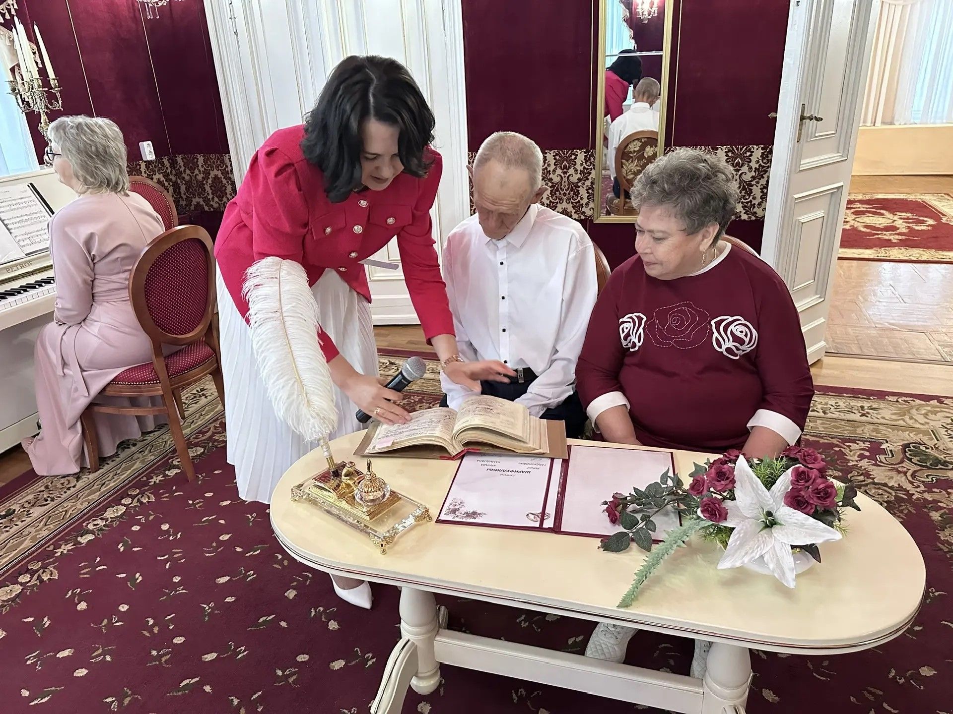 В Чистополе золотые юбиляры Шарифуллины отметили 50-летие свадьбы