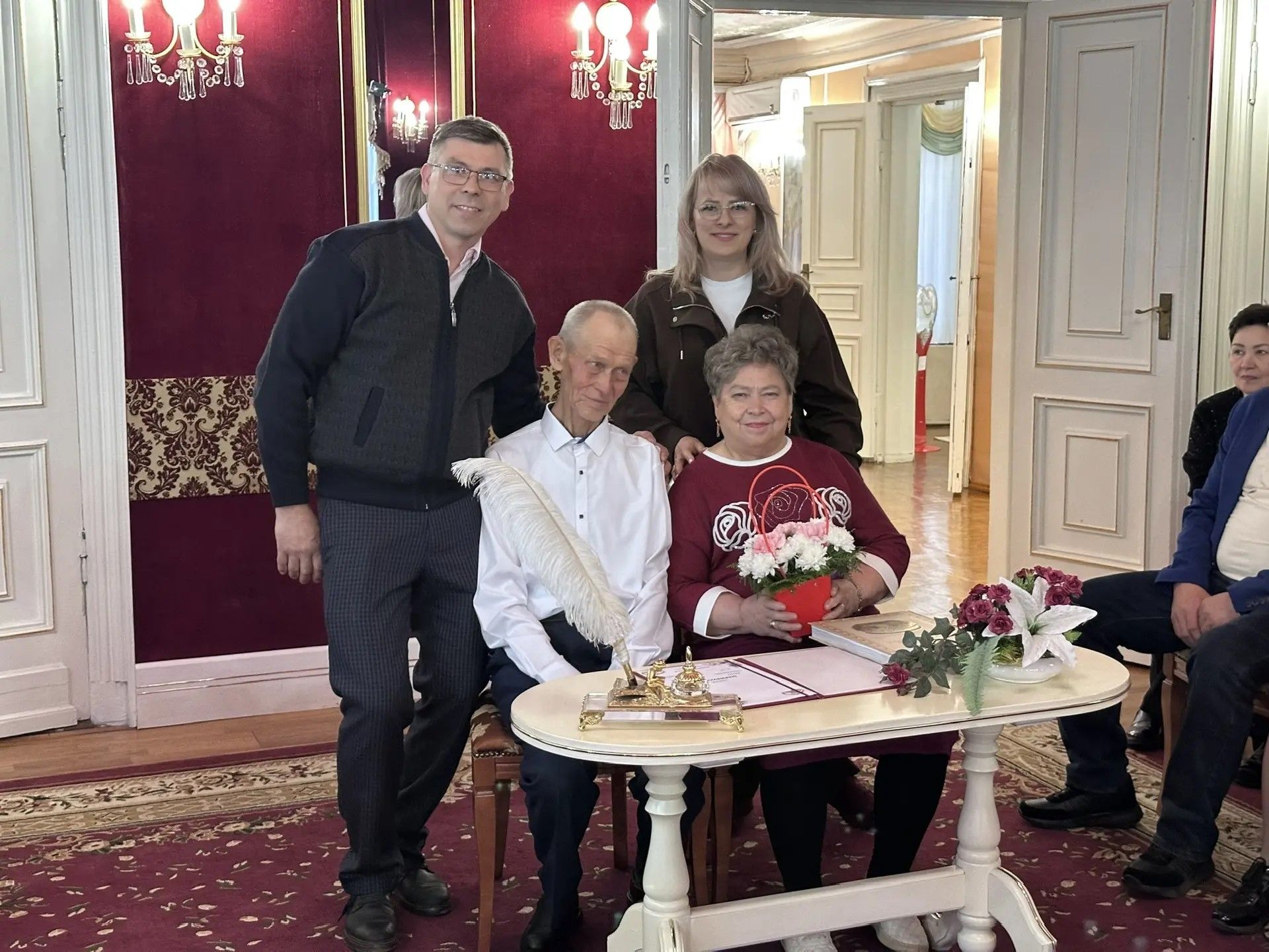 В Чистополе золотые юбиляры Шарифуллины отметили 50-летие свадьбы