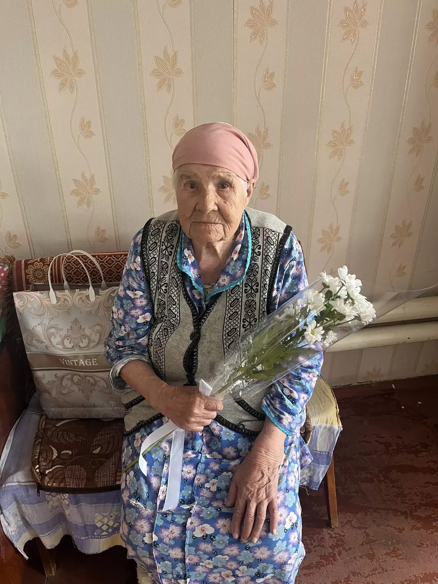 В Чистополе труженица тыла Надзия Шамсутдинова отметила 96-летие