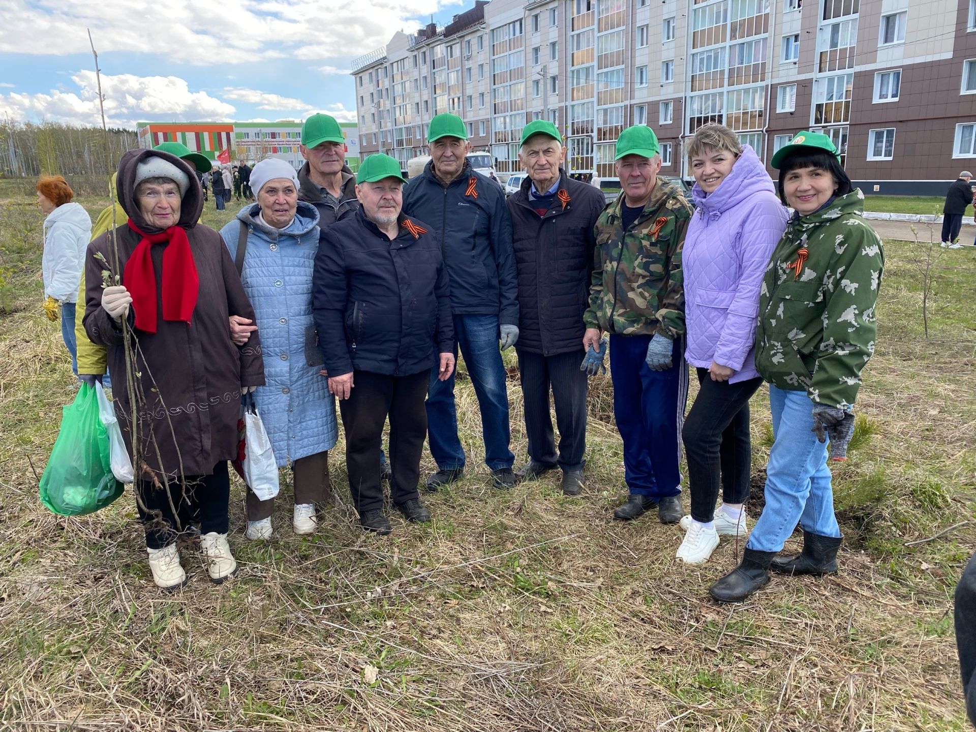Более 100 чистопольцев приняли участие в акции «Сад памяти»