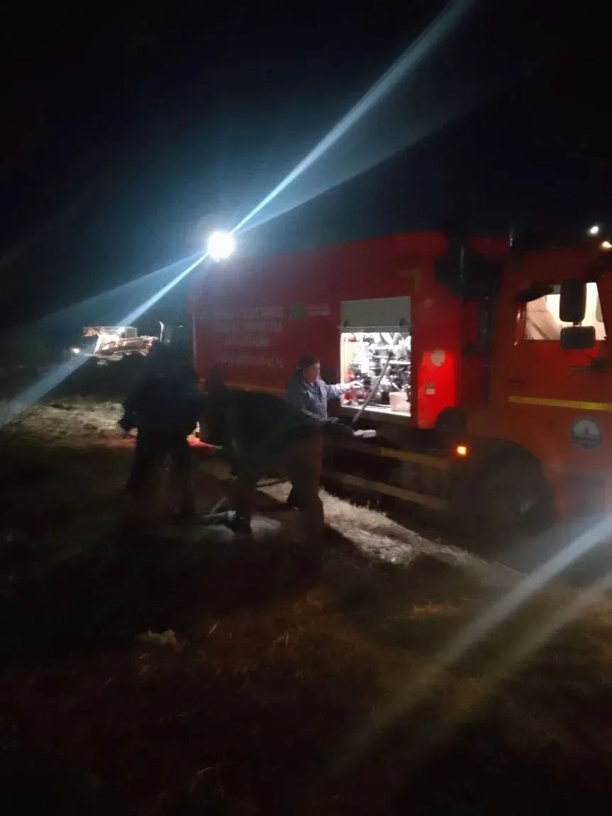 На улице Парковой в Чистополе ведутся круглосуточные работы на аварийном участке водоотведения