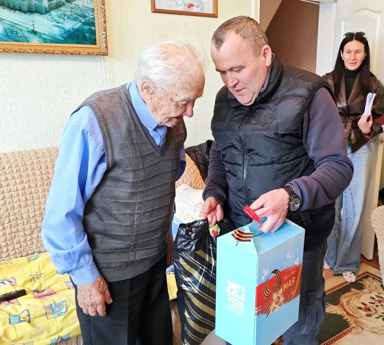 В Чистополе ветераны принимают поздравления с наступающим Днем Победы