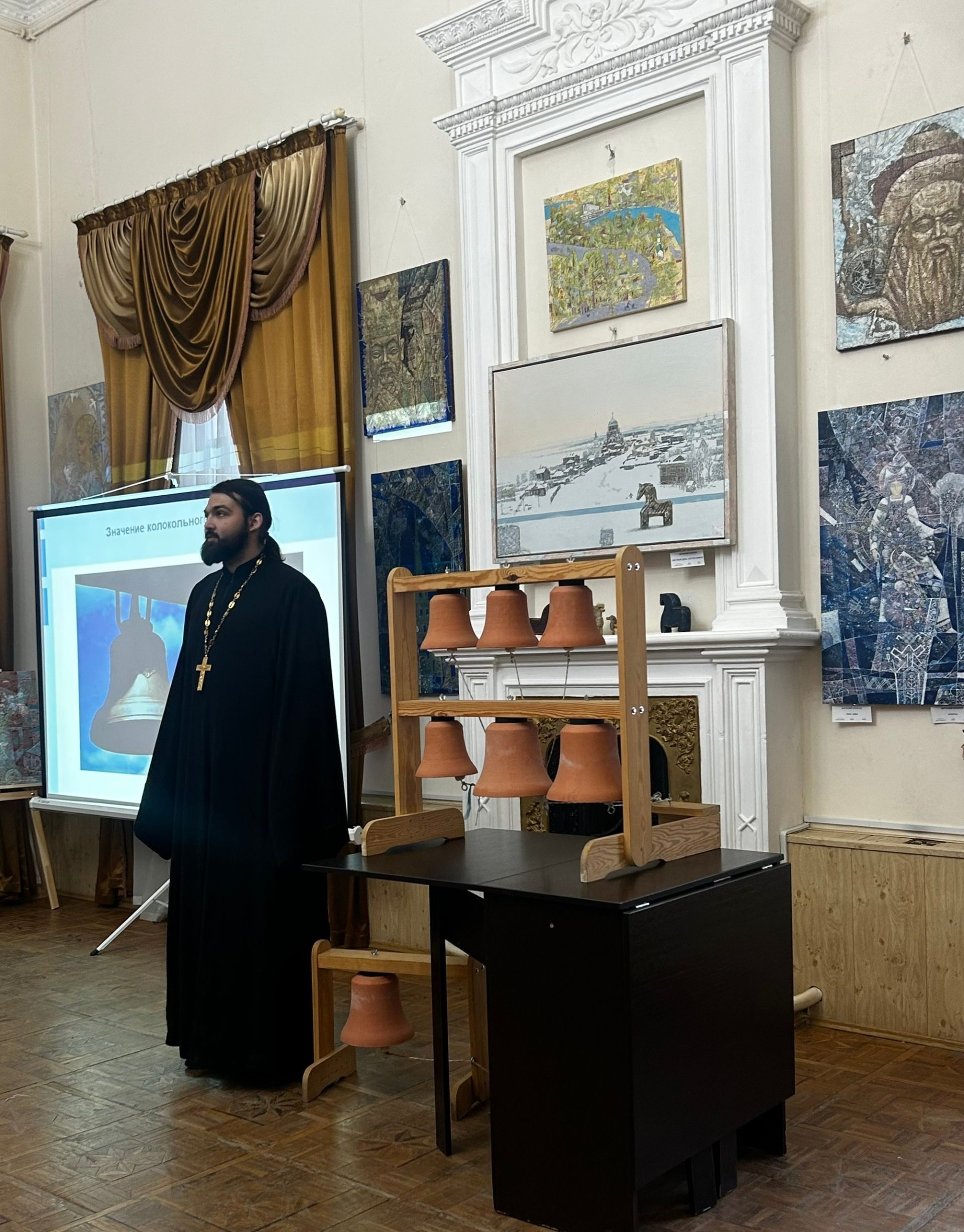 Чистопольцев познакомили с искусством колокольного звона