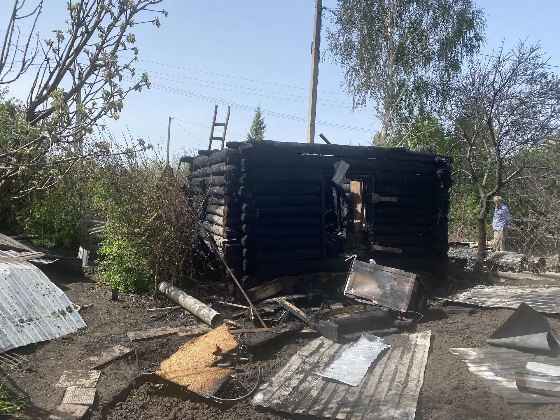 Два возгорания за день: в Чистопольском районе горели автомобиль и надворная постройка