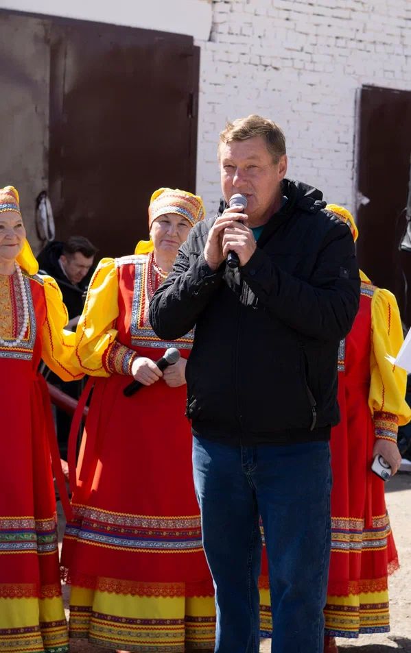 В Чистополе открылась «Купеческая усадьба»: верблюд, свечи и печь с блинами