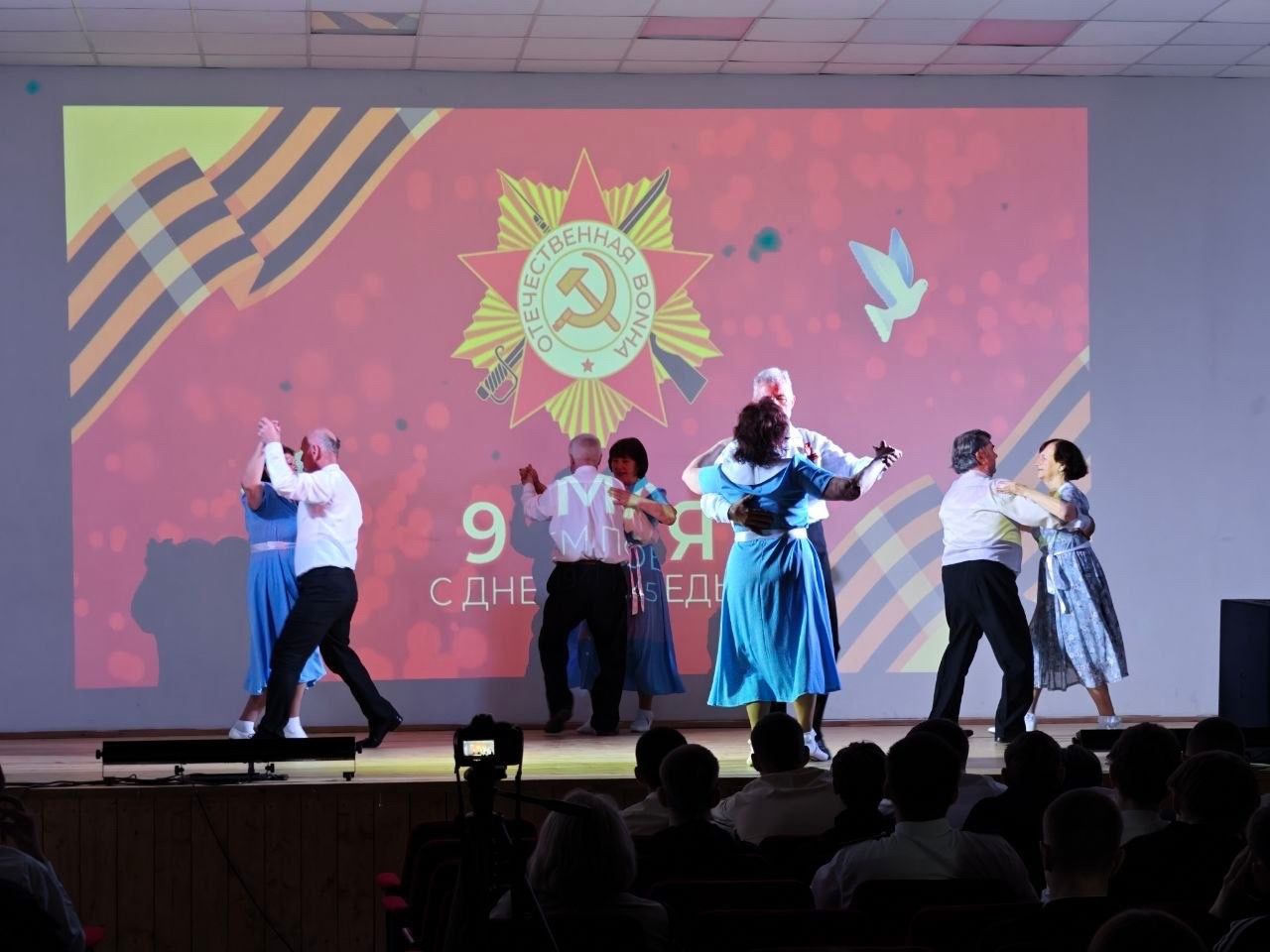 В чистопольском сельхозтехникуме прошёл концерт «Сквозь года звенит победа»