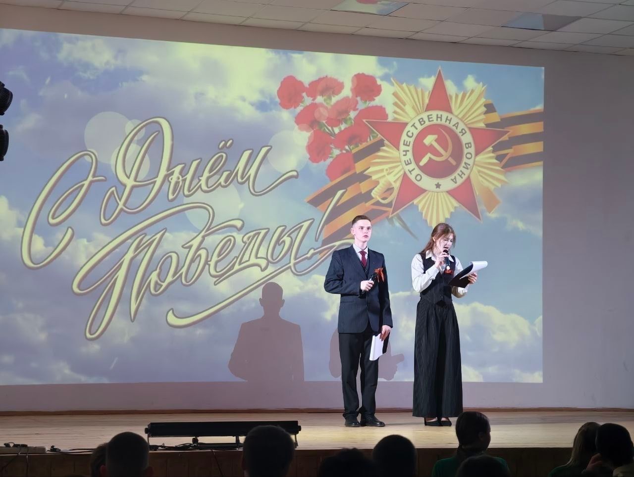 В чистопольском сельхозтехникуме прошёл концерт «Сквозь года звенит победа»