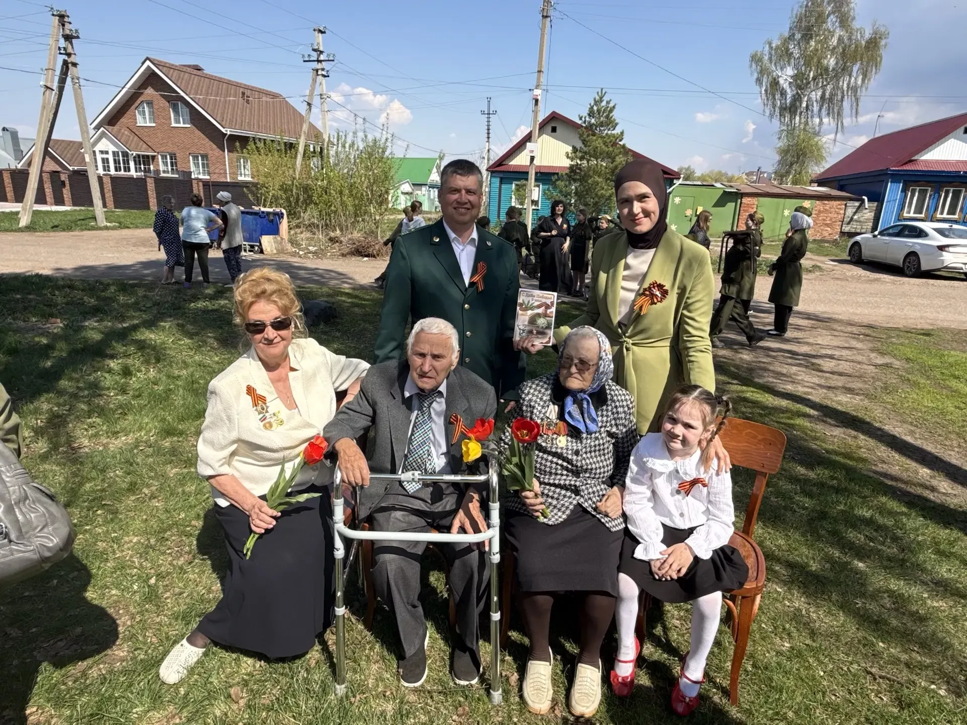 В Чистополе прошла акция «Парад у дома ветерана»