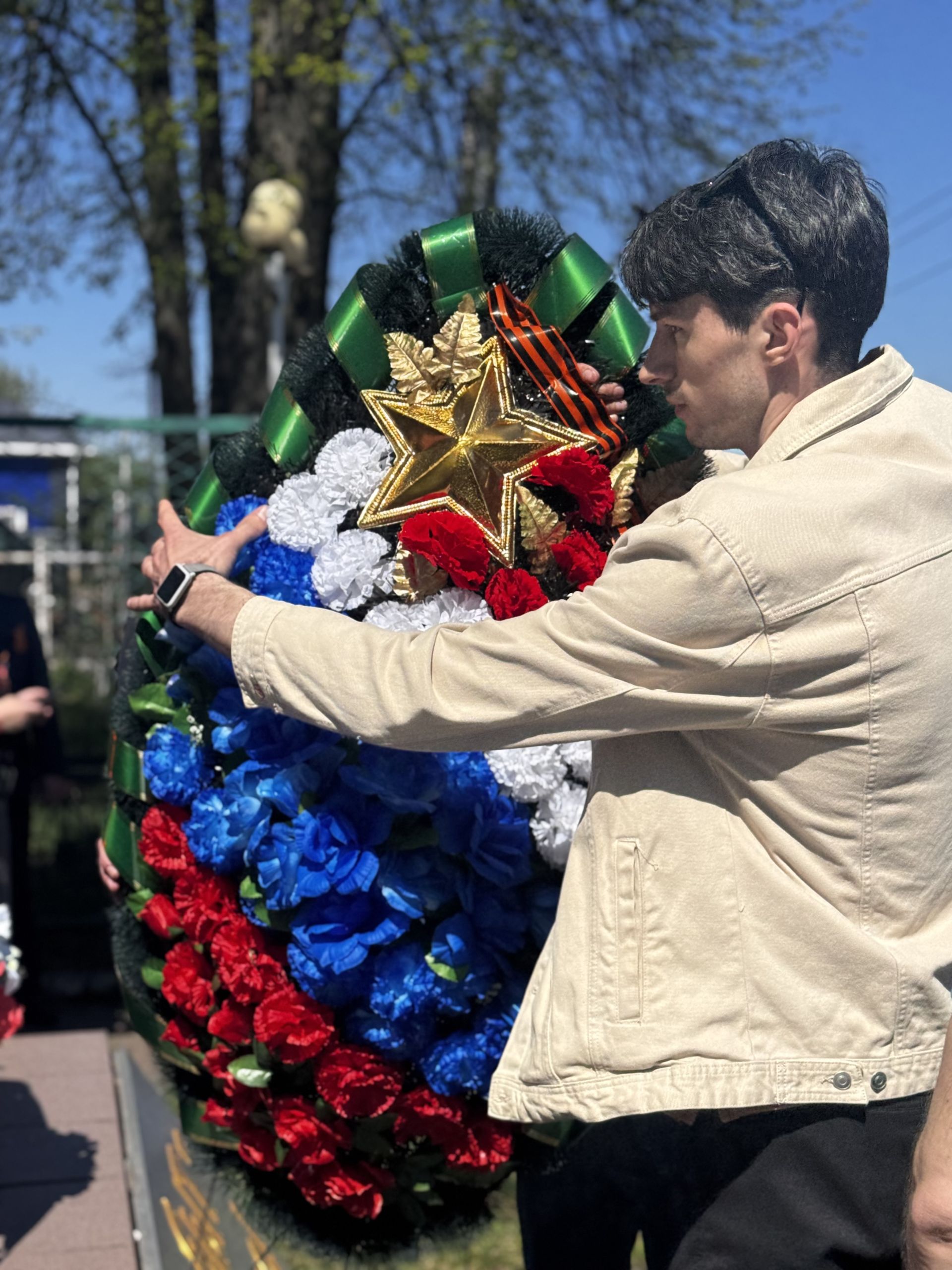 В Чистополе у мемориала в микрорайоне Автовокзал прошёл торжественный митинг в честь 81-й годовщины Победы
