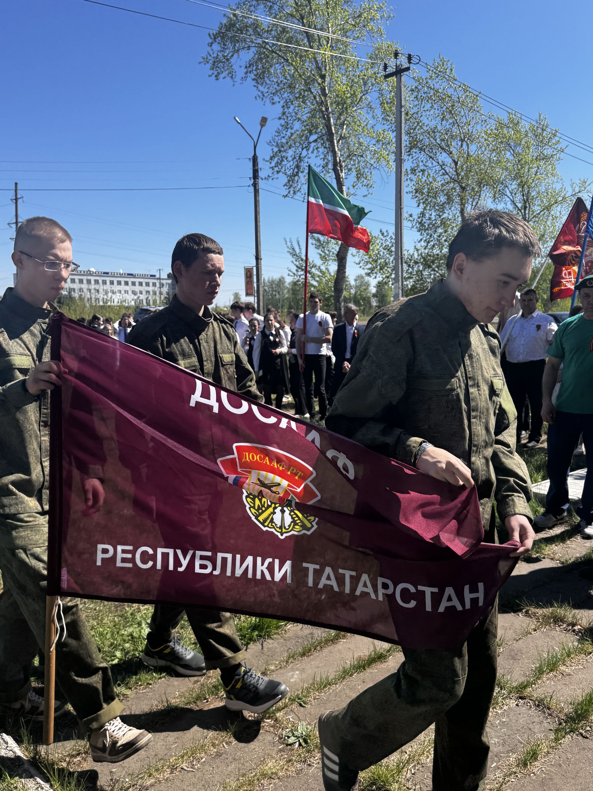 В Чистополе у мемориала в микрорайоне Автовокзал прошёл торжественный митинг в честь 81-й годовщины Победы