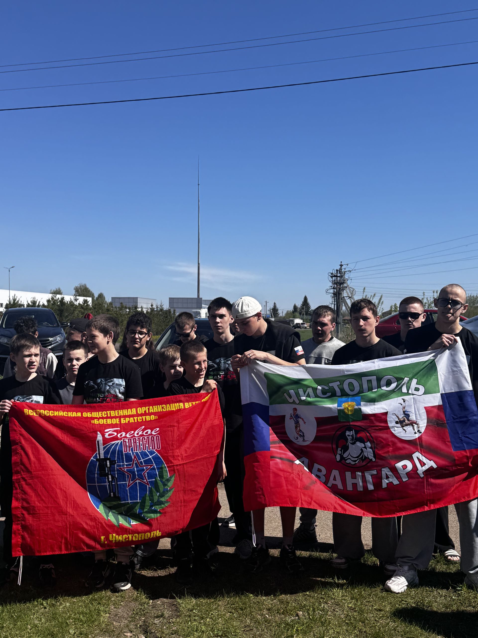 В Чистополе у мемориала в микрорайоне Автовокзал прошёл торжественный митинг в честь 81-й годовщины Победы