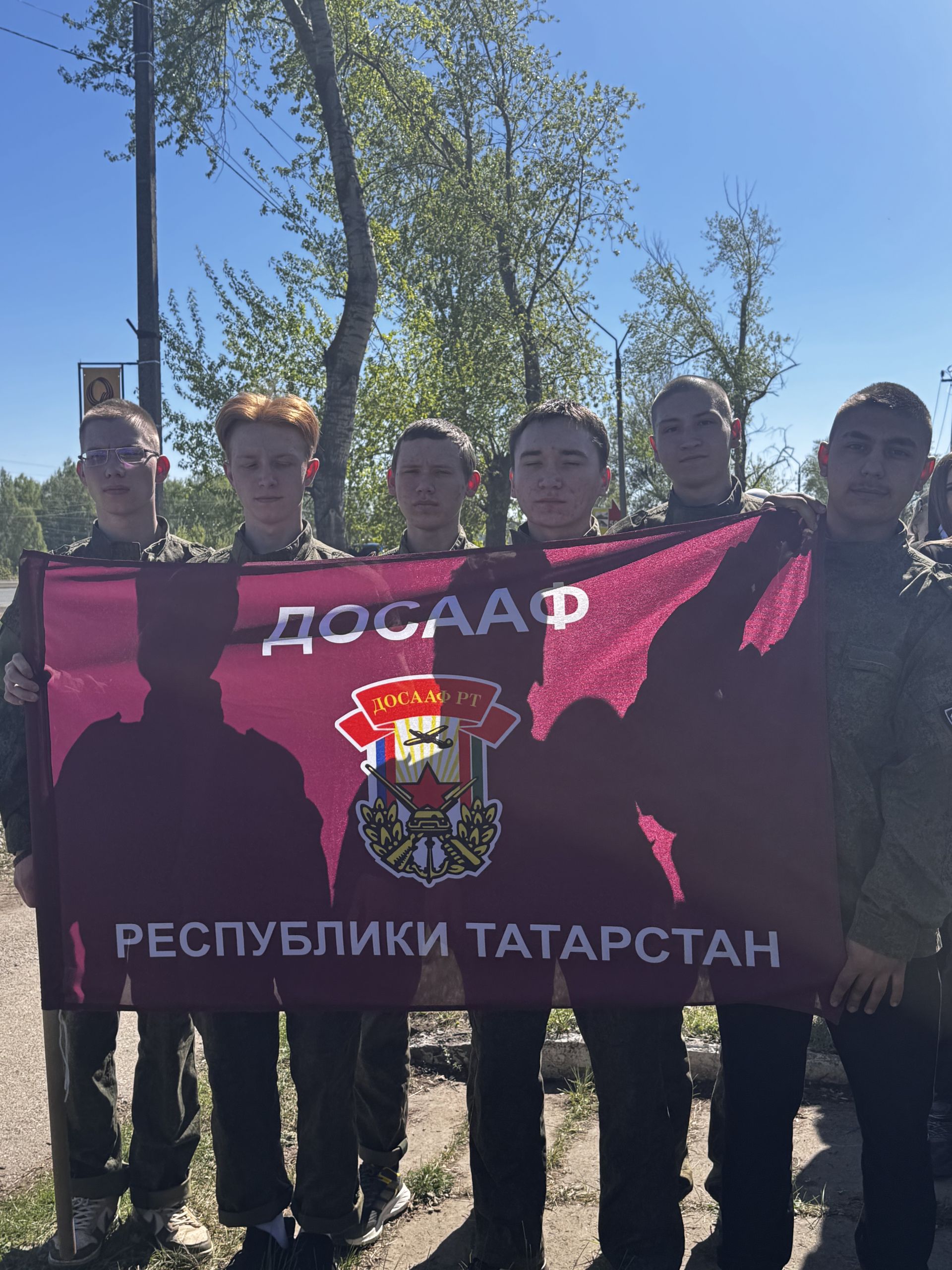 В Чистополе у мемориала в микрорайоне Автовокзал прошёл торжественный митинг в честь 81-й годовщины Победы