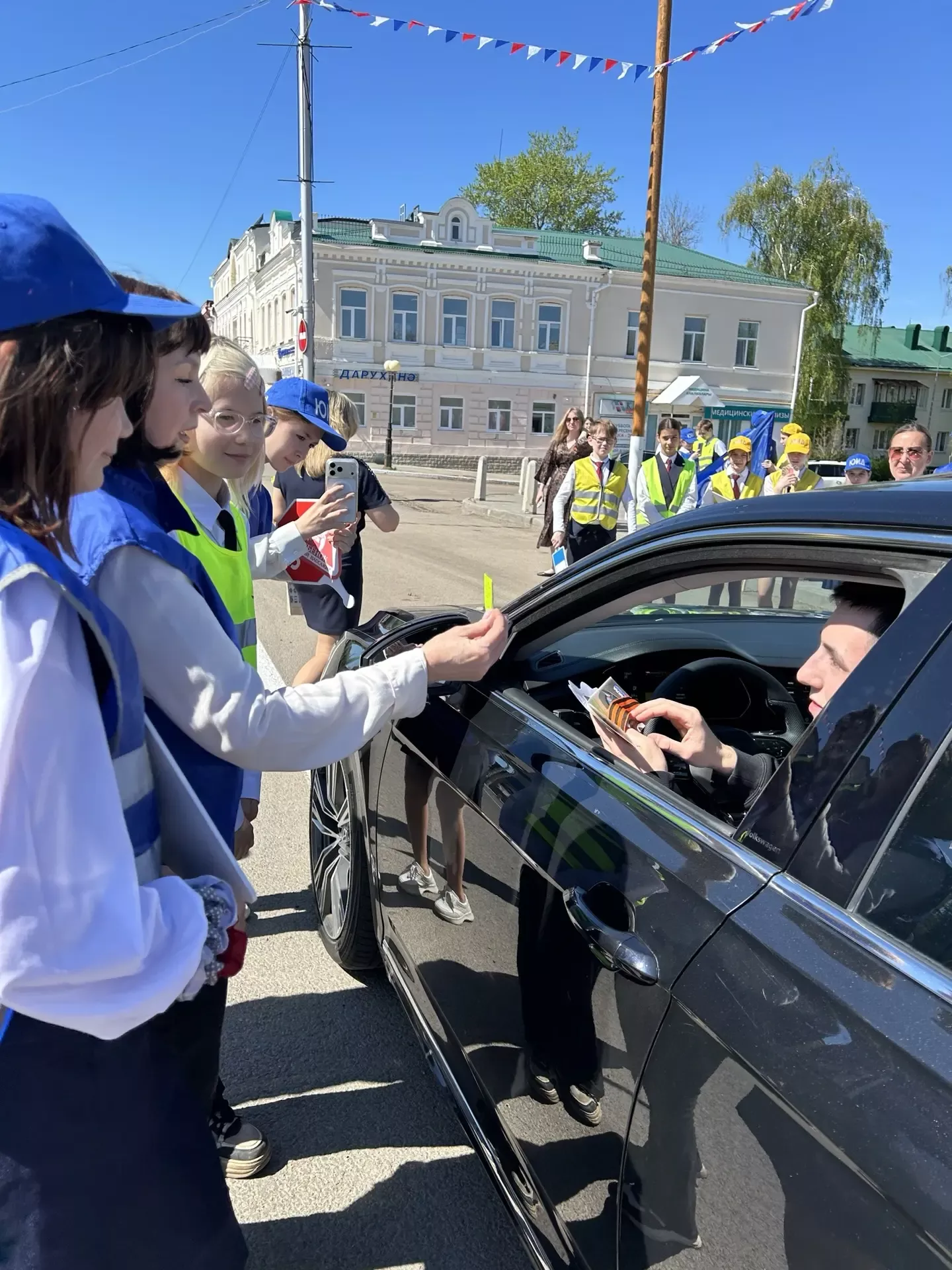 Напомнили ПДД и поздравили с Днем Победы: в Чистополе провели профилактическую акцию для водителей