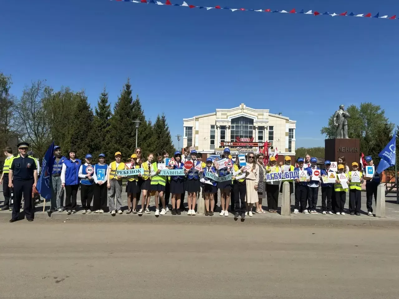 Напомнили ПДД и поздравили с Днем Победы: в Чистополе провели профилактическую акцию для водителей