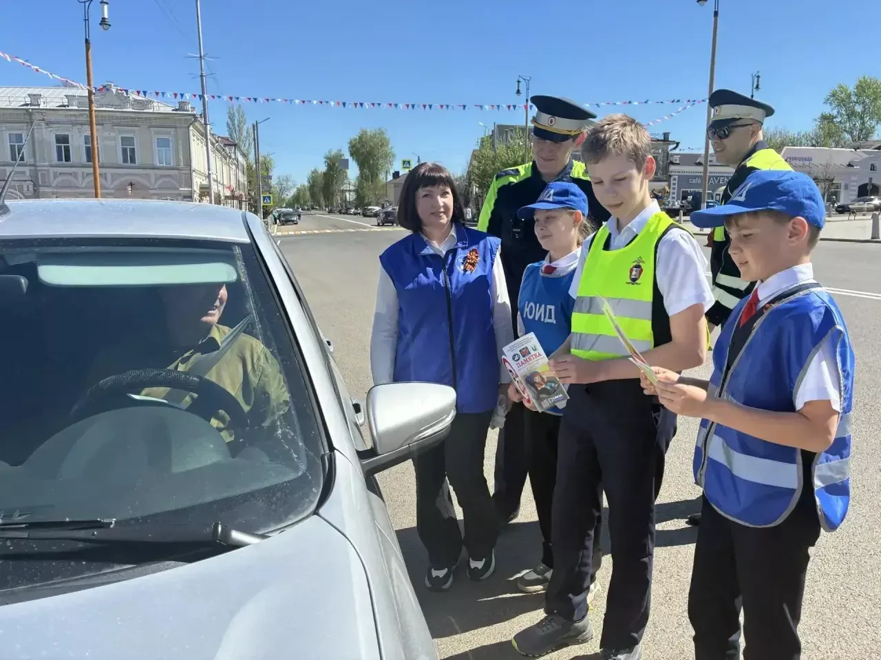Напомнили ПДД и поздравили с Днем Победы: в Чистополе провели профилактическую акцию для водителей