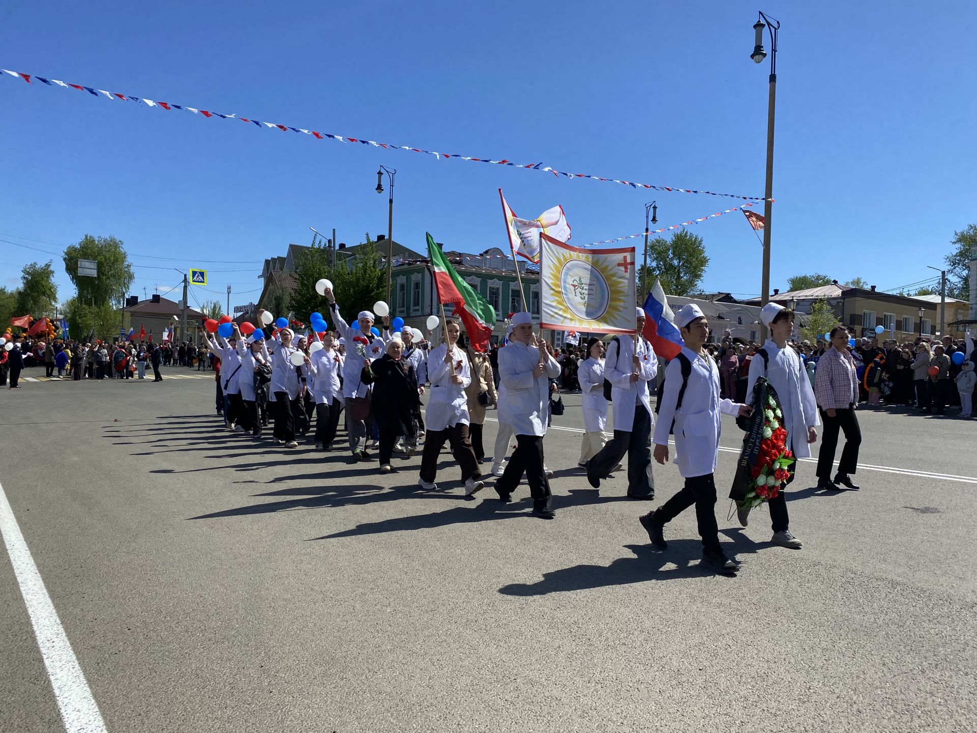 Праздничный парад, вручение наград, тематические площадки: в Чистополе отмечают День Победы