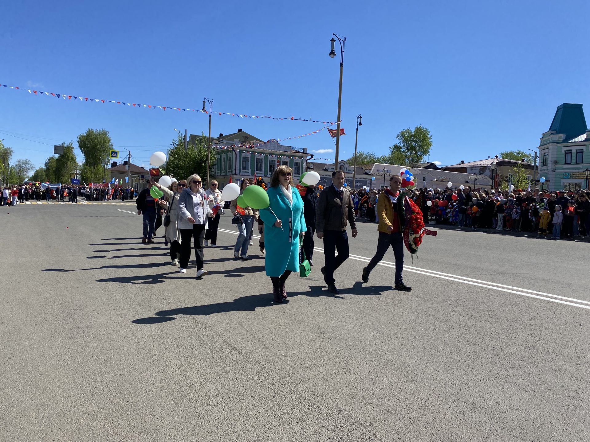 Праздничный парад, вручение наград, тематические площадки: в Чистополе отмечают День Победы