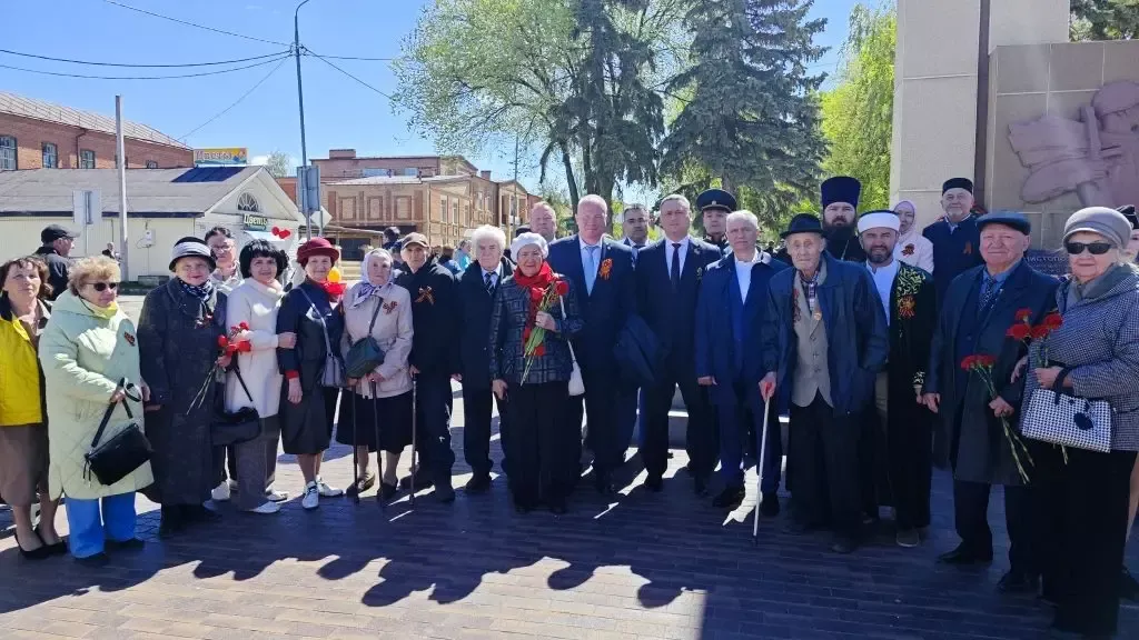Праздничный парад, вручение наград, тематические площадки: в Чистополе отмечают День Победы