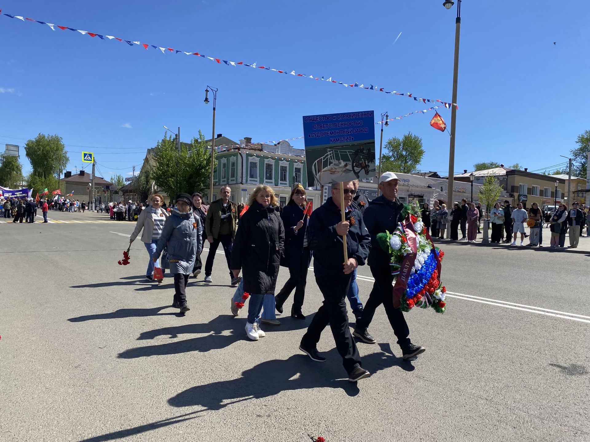 Праздничный парад, вручение наград, тематические площадки: в Чистополе отмечают День Победы