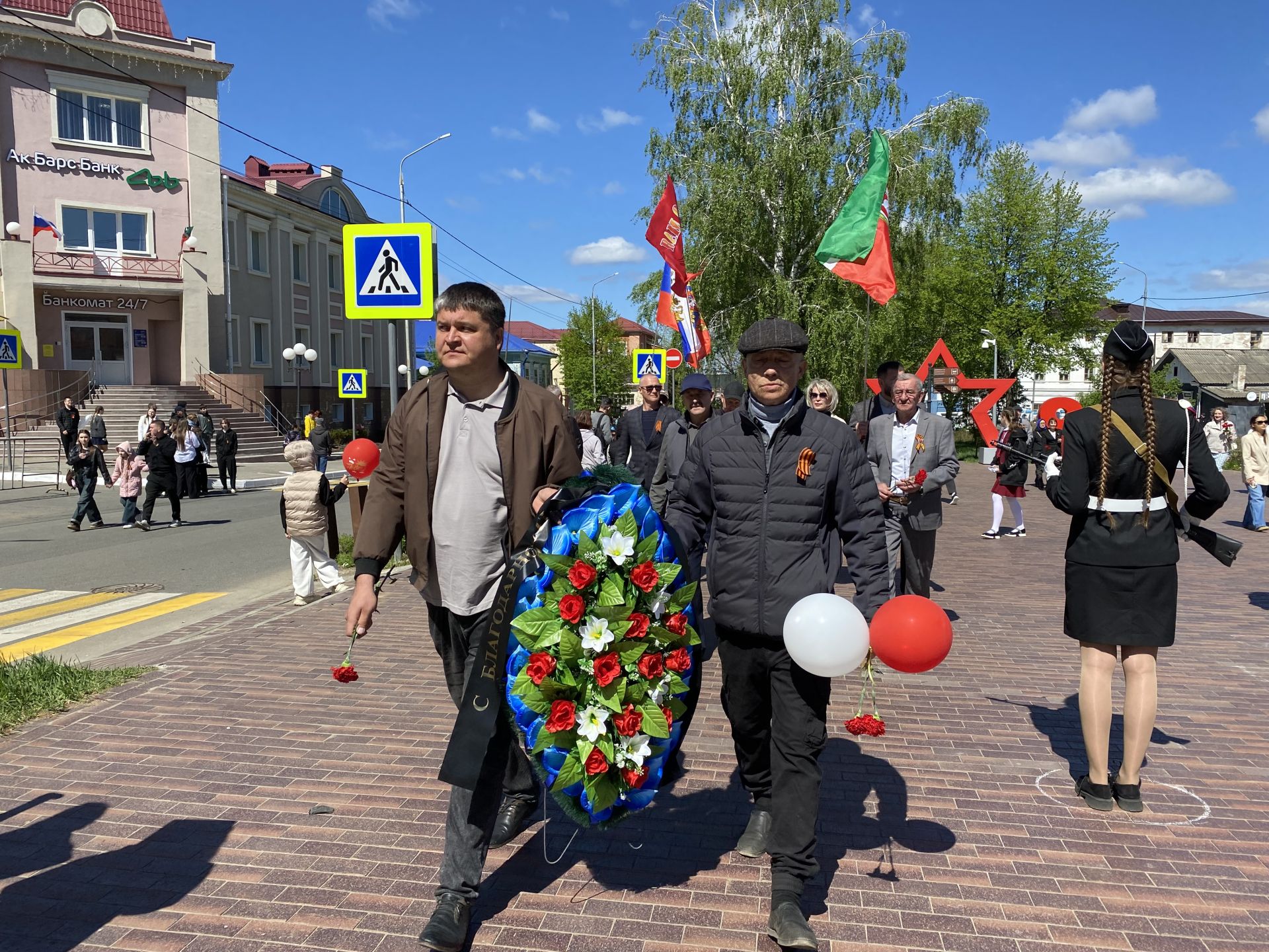 Праздничный парад, вручение наград, тематические площадки: в Чистополе отмечают День Победы