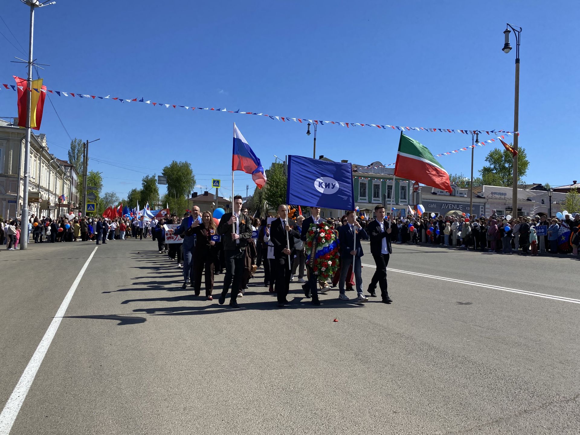 Праздничный парад, вручение наград, тематические площадки: в Чистополе отмечают День Победы