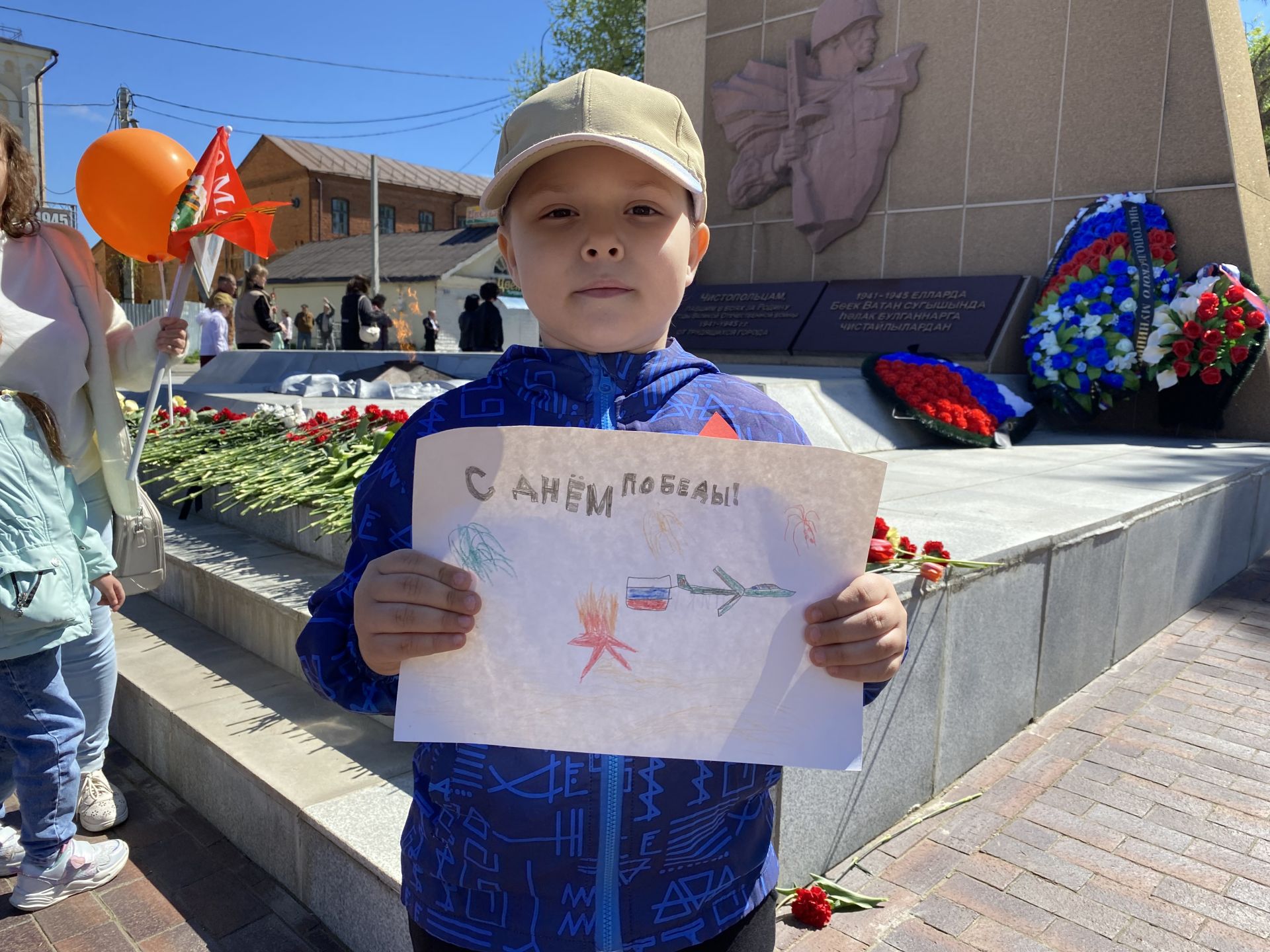 Праздничный парад, вручение наград, тематические площадки: в Чистополе отмечают День Победы