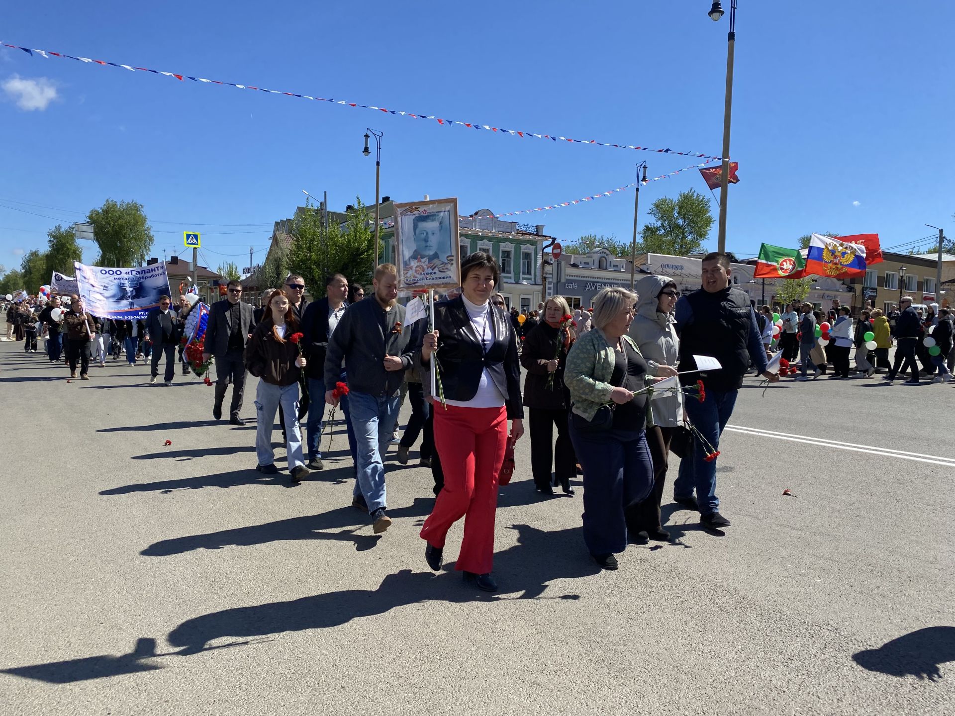 Праздничный парад, вручение наград, тематические площадки: в Чистополе отмечают День Победы