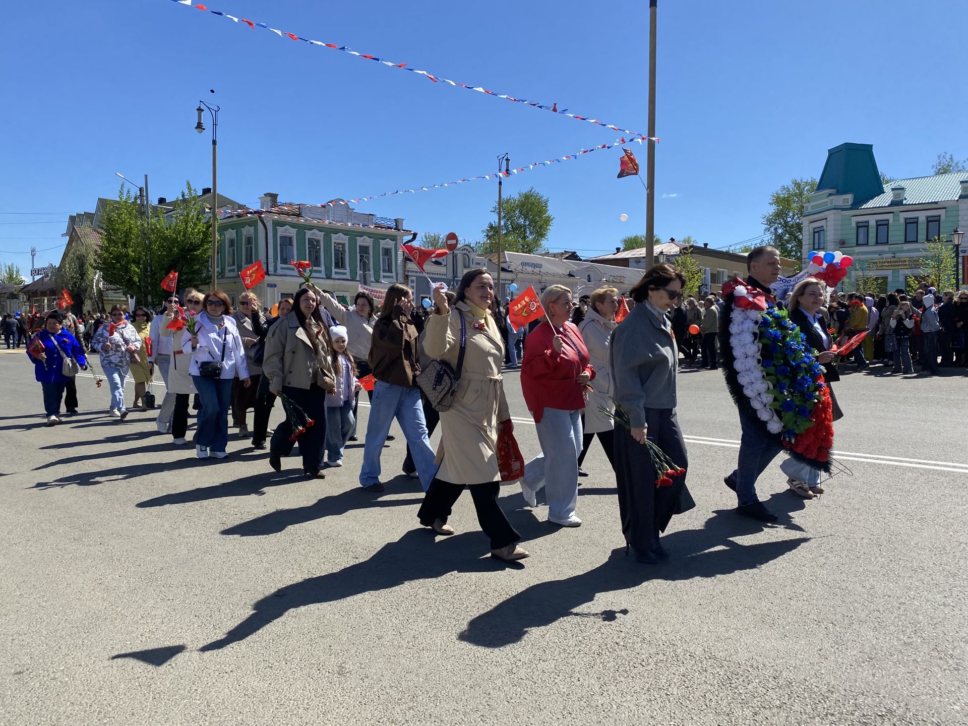 Праздничный парад, вручение наград, тематические площадки: в Чистополе отмечают День Победы