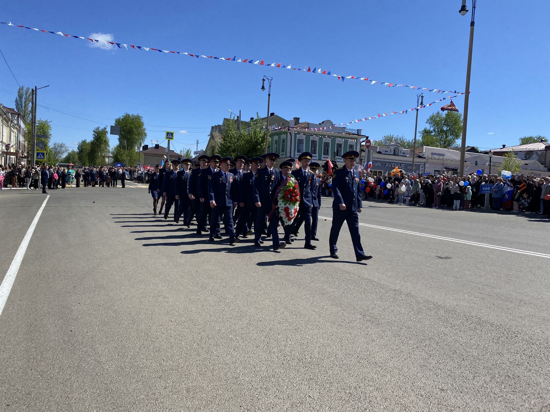 Праздничный парад, вручение наград, тематические площадки: в Чистополе отмечают День Победы