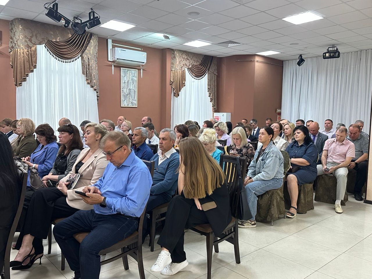 На аппаратном совещании в Чистопольском районе обсудили работу ТОС, ситуацию на полях и оперативную обстановку