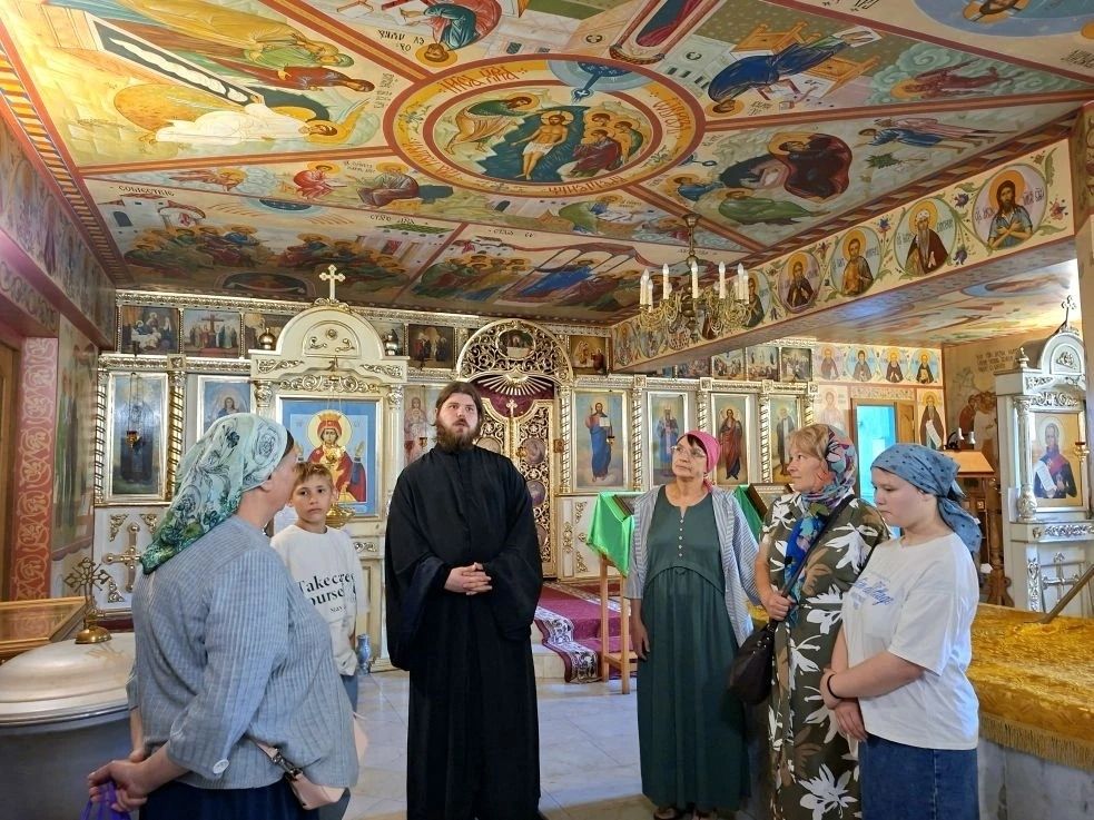 Воспитанники Чистопольского детского дома посетили Воскресенский храм